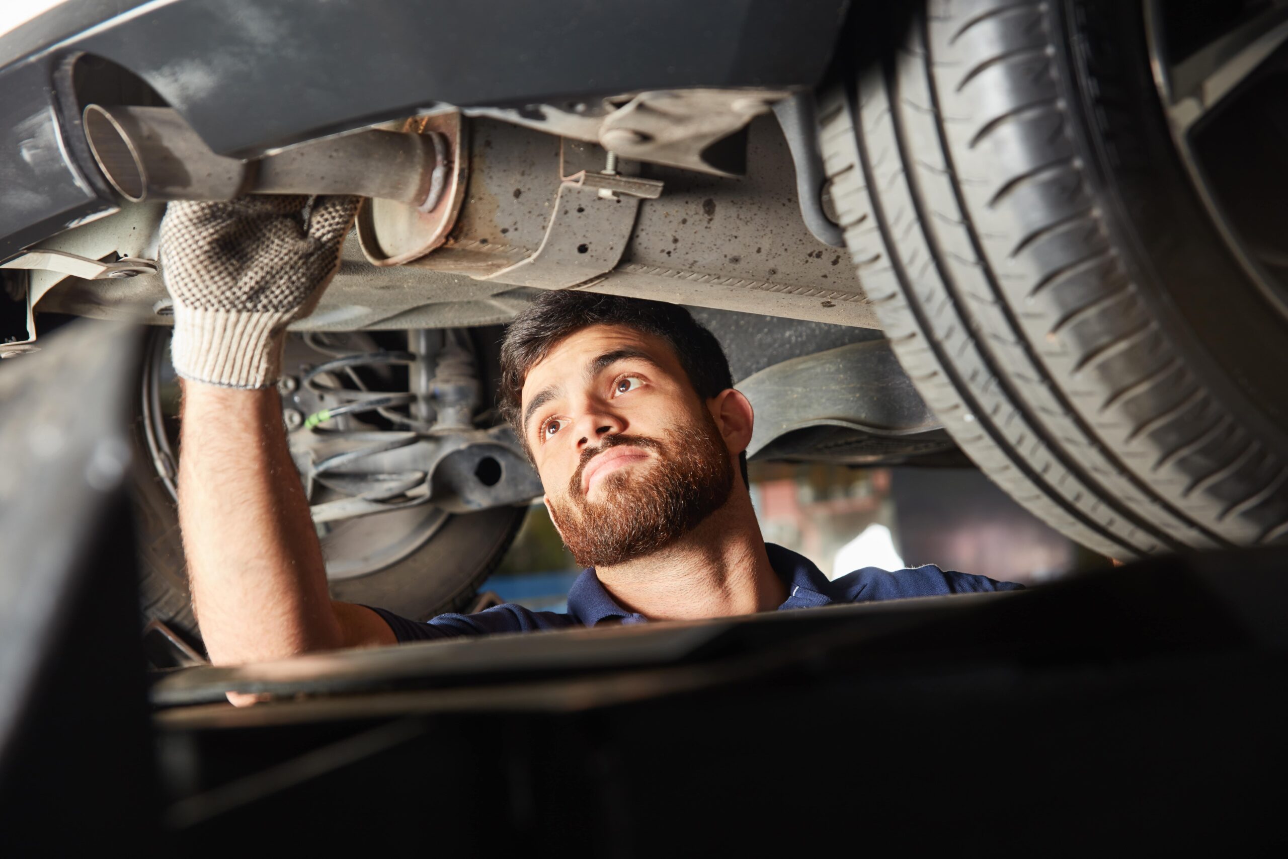 mechanic providing MOT checks mot test